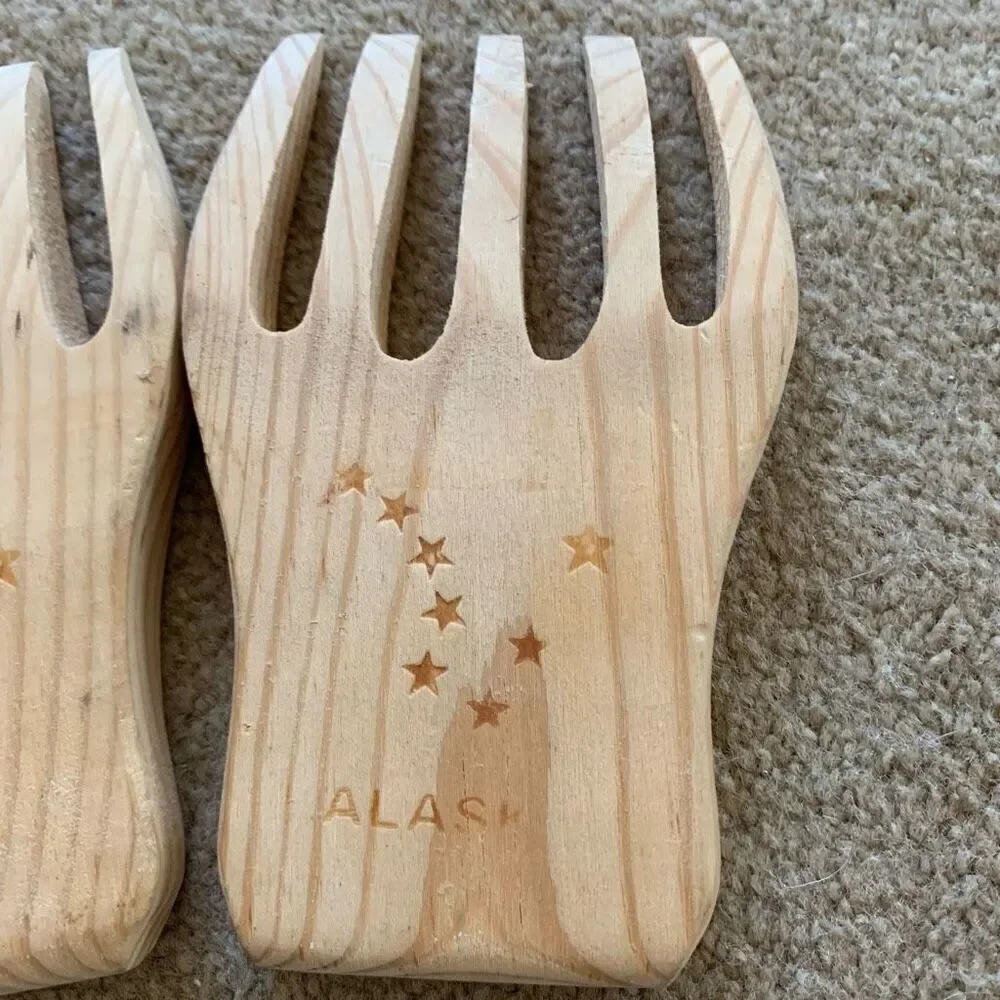 ALASKA SOUVENIR WOODEN BEAR CLAW SALAD SERVING FORKS
